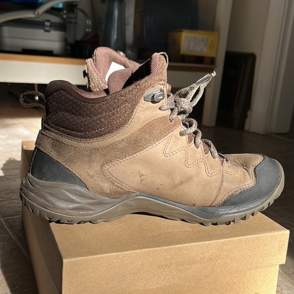 Merrell leather and mesh hiker; gently used - Picture 3 of 9